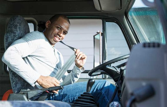 https://www.safetyandhealthmagazine.com/ext/resources/images/news/transportation/semi-trucks/man-buckling-up.jpg?height=418&t=1542127639&width=800